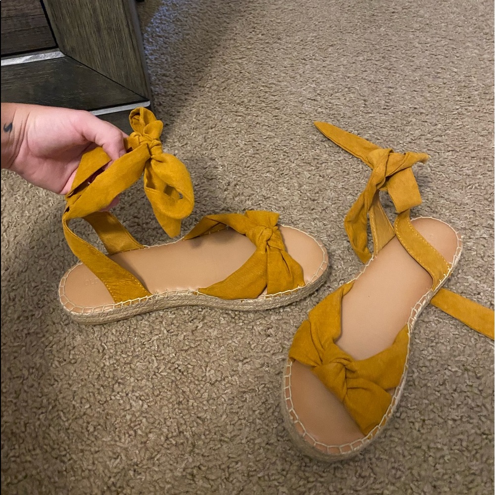 Tie up flats